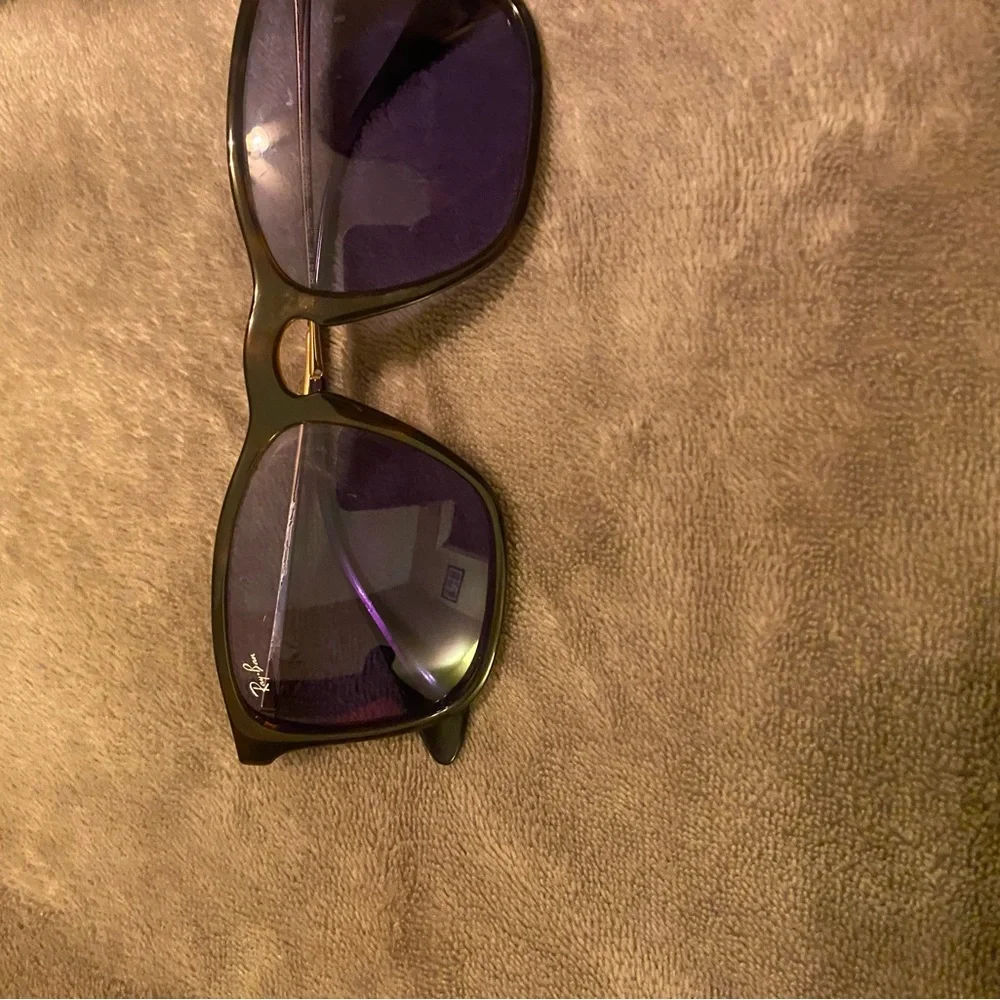 Ray bans 🕶️ - Picture 2 of 2